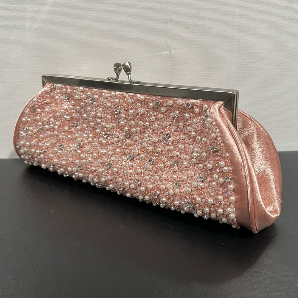 Carlo Fellini Elegant Pink Beaded Clutch